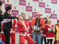 思っていた以上に動く「あいとぅいまてーん！」にビックリする今田ら。