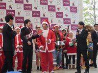 ジャンプしながら「ポンポンスポポン！」と登場し今田らを驚かせた永井佑一郎。