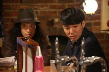 「インテリワードBAR『見えざるピンクのユニコーン』」出演時のピース。