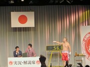 弁護士に対する毒舌に会場中が大フィーバーとなり慌てる大吉。