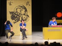 チーム異次元の回答に頭を抱えるチーム正統派。勝利後も「勝った気がしない」とコメント。