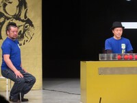 大御所エロ作家・こいでと、編集者・ケンコバの図。