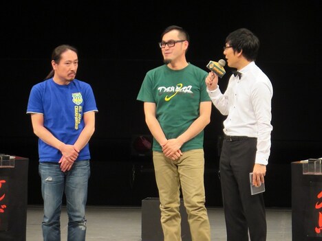 「大喜利ヒゲベーション」で優勝した西田とせきしろ。