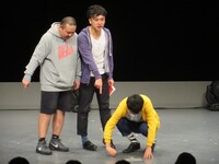 エンディングトークで、にょんぺり星人の「ペ」が床に張り付いて気になっていたと語ったジューシーズ。