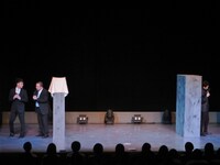 コント「埠頭での銃撃戦」