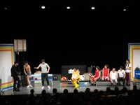 ジューシーズ児玉、しずる池田、ライス関町のダンス対決。