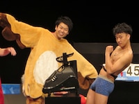 イオンモール幕張新都心内の「スポーツオーソリティ」から小道具を借りたお礼にPR。