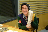 大量のメールに感動する黒田。