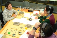 「ダブルブッキングのオールナイトニッポンR」放送中の様子。