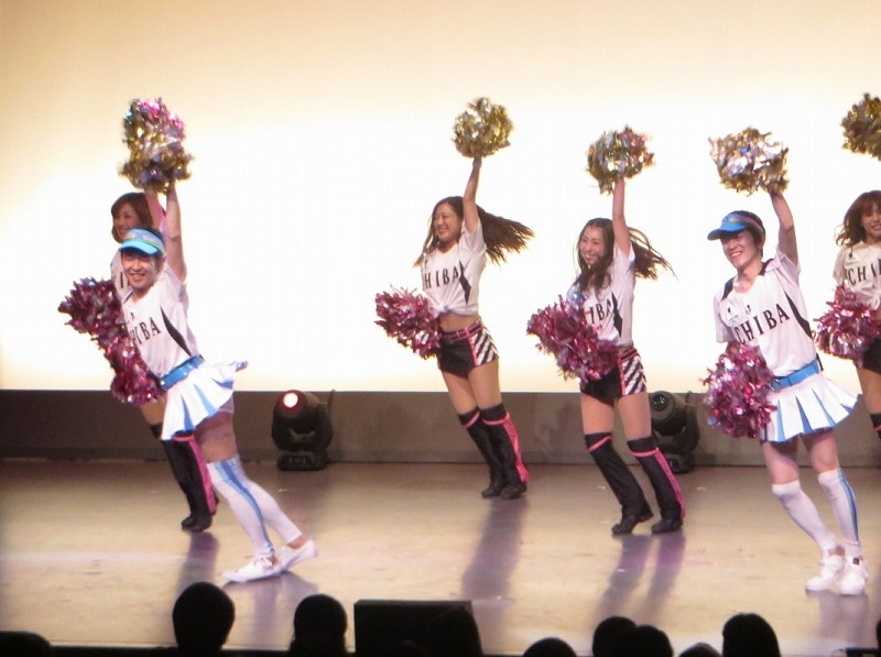オープニングのM☆Splash!!とのコラボダンス。