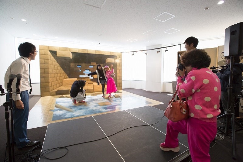 「林家ぺー＆パー子 縁起の良い写真撮影会」の様子。