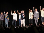 佐久間一行ライブ「くるっと2014」エンディングの様子。