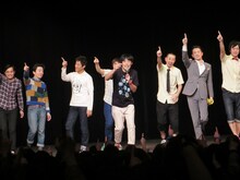 佐久間一行ライブ「くるっと2014」エンディングの様子。