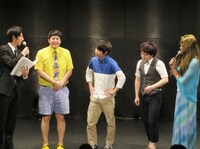 「K-PRO 最優秀新人賞」を受賞したリンゴスター。平田（中央）は「うれしい反面へんな汗出てきた」と受賞コメント。