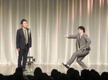 ロシアンモンキーの漫才。