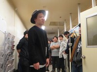 終演後、楽屋で号泣するジャングルポケットおたけ。