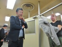 真っ赤に泣きはらした目をしているグランジ佐藤。