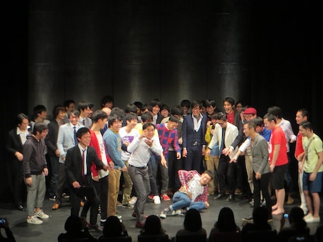 「年忘れ二日連続スペシャルネタLIVE～2日で50組!!」初日のエンディング。