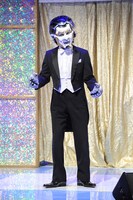 「第12回 芸人マジ歌選手権」での劇団ひとりによるパフォーマンスの様子。(c)テレビ東京