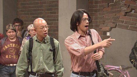 「七人のコント侍」のコント「プレゼント検査」(c)NHK