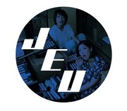 日本エレキテル連合のオリジナルステッカー。