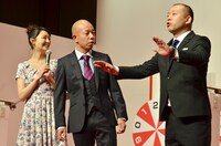 バイきんぐと、おのののか（左）。