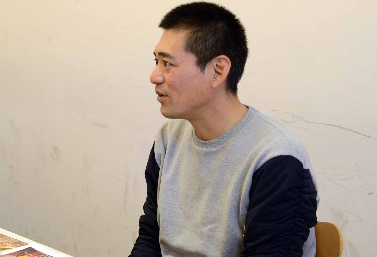 舞台への意気込みを語った博多華丸。