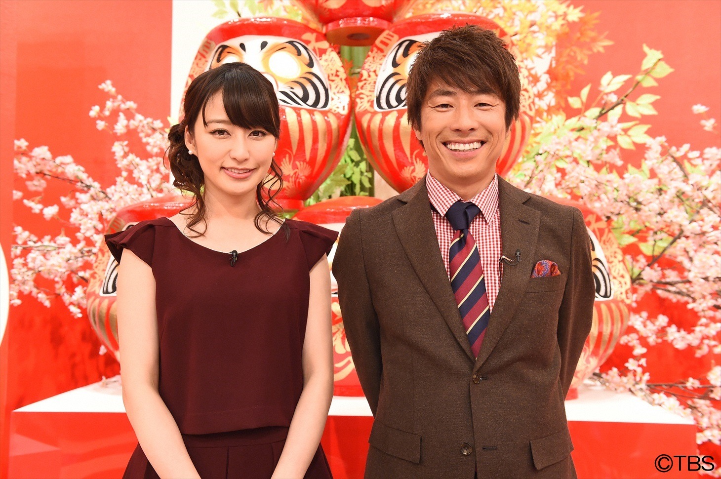 「クイズ☆正解は一年後」MCのロンドンブーツ1号2号・田村淳（右）、枡田絵理奈TBSアナウンサー（左）。(c)TBS