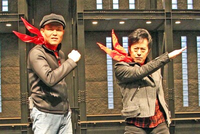 「極上空間～小さなクルマ、大きな未来。～」に出演する（左から）千原せいじ、水木一郎。(c)BS朝日