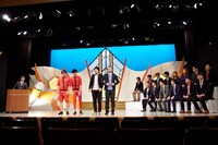 「大阪よしもと漫才博覧会」会見の様子。(c)吉本興業