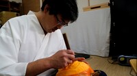 ダウンタウン浜田雅功のカボチャ彫刻の制作風景。