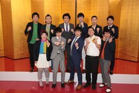 「第45回NHK上方漫才コンテスト」本選に出場する（前列左から）ゆりやんレトリィバァ、タナからイケダ、インディアンス、（後列左から）バンビーノ、プリマ旦那、アキナ。(c)NHK