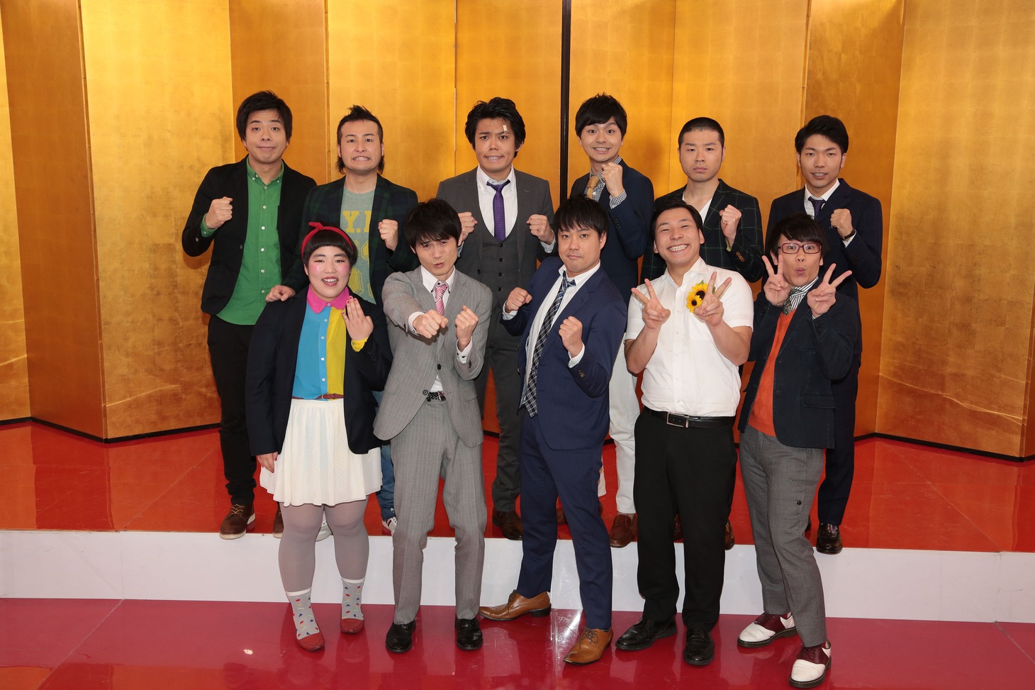 「第45回NHK上方漫才コンテスト」本選に出場する（前列左から）ゆりやんレトリィバァ、タナからイケダ、インディアンス、（後列左から）バンビーノ、プリマ旦那、アキナ。(c)NHK
