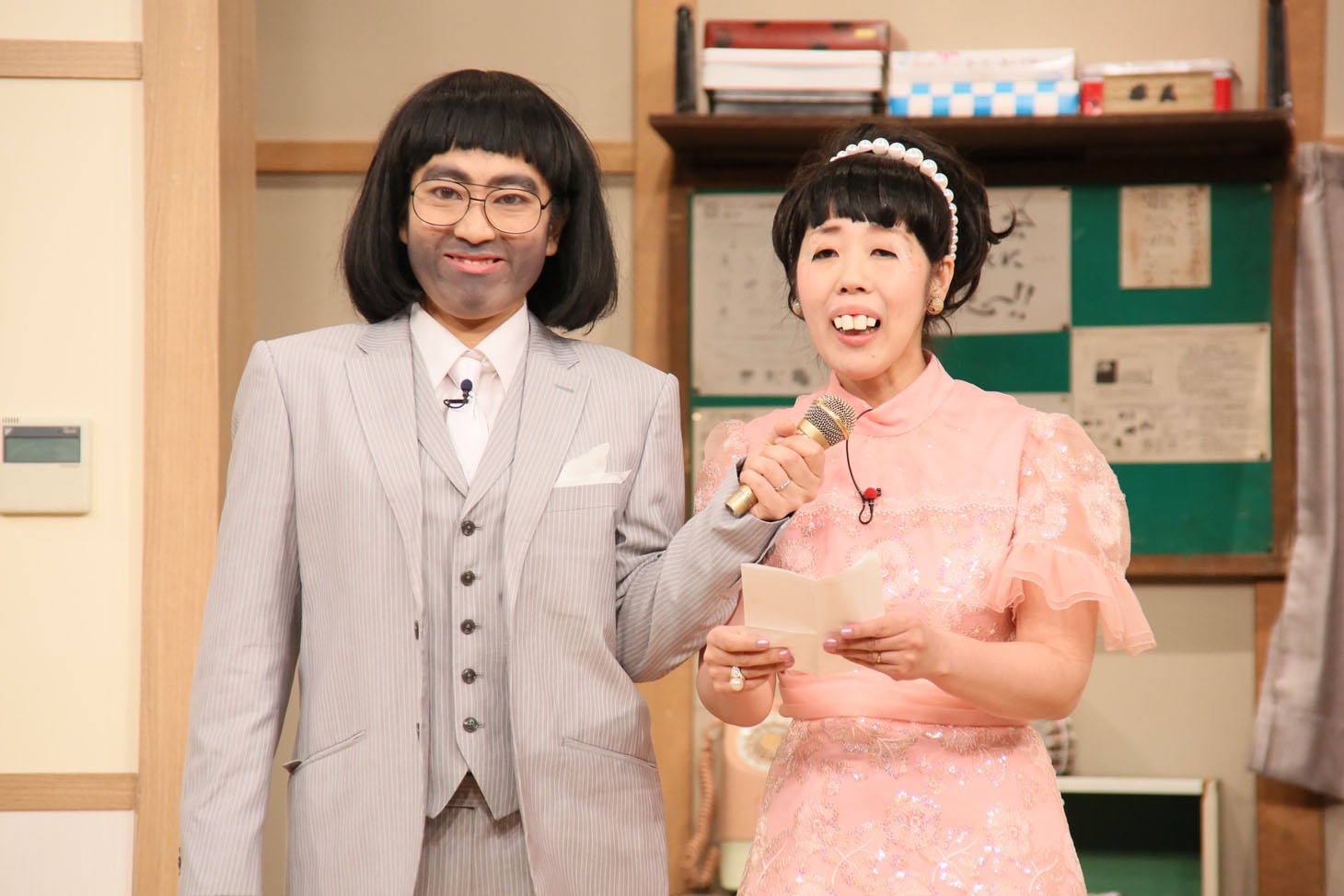 「おもしろ荘」でネタを披露する日本エレキテル連合。(c)日本テレビ