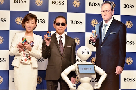 （左から）高橋真麻、タモリ、感情認識ロボット・Pepper、トミー・リー・ジョーンズのパネル。