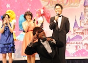 「プリキュアのみんな、めちゃくちゃかわうぃーねー！」とおなじみのセリフを披露したオリラジ藤森（手前）。