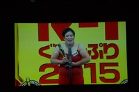 大阪会場の様子は東京会場にもスクリーンで上映された。写真はネタ中のゆりやんレトリィバァ。