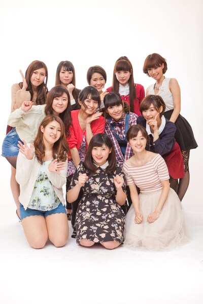 「第3回かわいすぎる女芸人No.1決定戦」にエントリーしている女芸人たち。(c)吉本興業