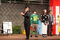 「舞台ウレロ☆未解決少女」のワンシーン。(c)「ウレロ☆未体験少女」製作委員会