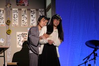 「舞台ウレロ☆未解決少女」のワンシーン。(c)「ウレロ☆未体験少女」製作委員会