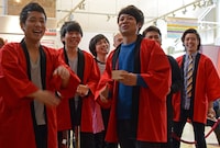 ルミネtheよしもとの豆まきイベントに登場したロビーズ。