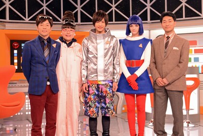 「エイエイGO！」出演者の陣内智則、小林きな子、志尊淳、アナンダ・ジェイコブズ、高山芳樹氏（左から）。