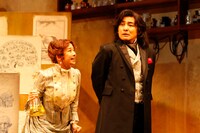 「酒と涙とジキルとハイド」本編の様子。(c)2015 HORIPRO INC.