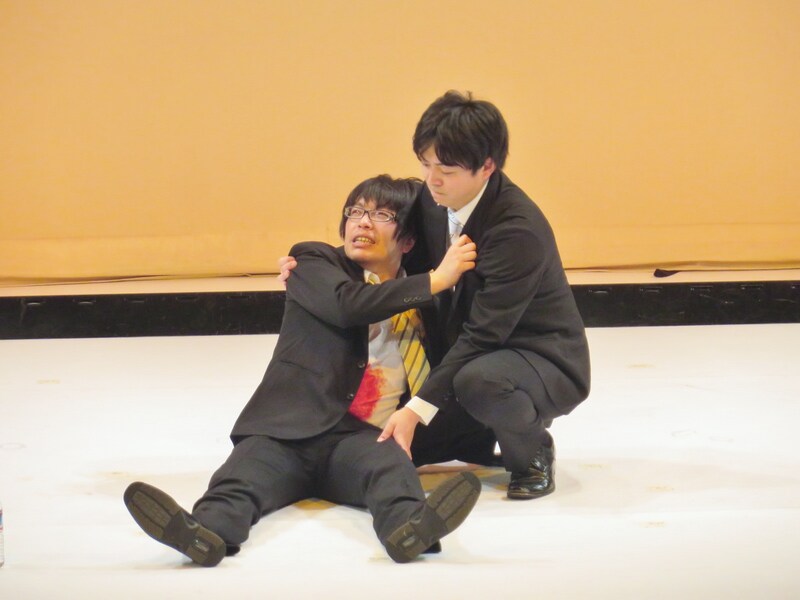 2014年の単独ライブ「冬犬」で披露したコント「新世代」。