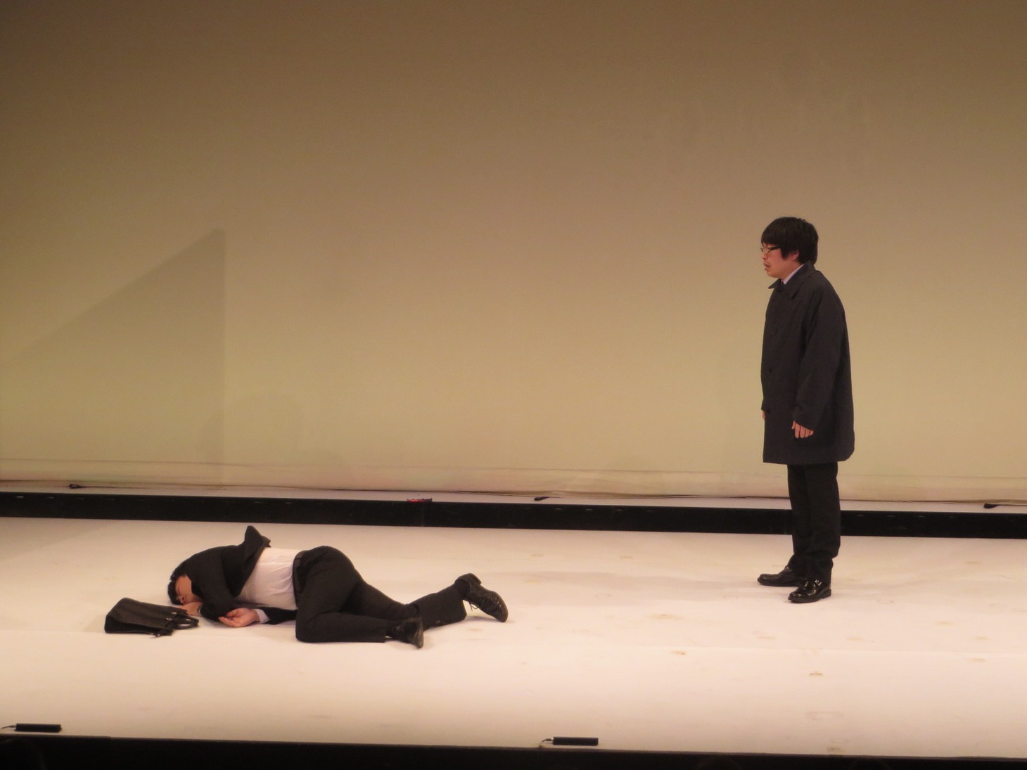 2014年の単独ライブ「冬犬」で披露したコント「出社」。