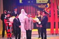 「THE 舶来寄席2015 winter」初日の様子。(c)吉本興業