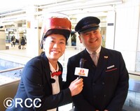 いとうあさこ（左）。(c)RCC