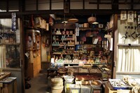 「めんたいぴりり」に登場するふくのやの店先の様子。