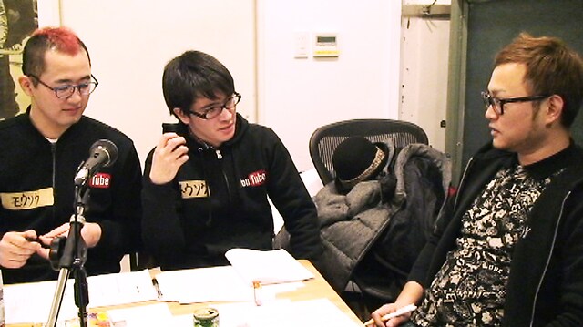 アフレコに挑戦した竹花リベンジ、ギャラガー・ミカイル、エッグ矢沢。（左から）(c)吉本興業