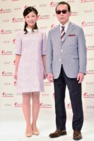 タモリと桑子真帆NHKアナウンサー（左）。